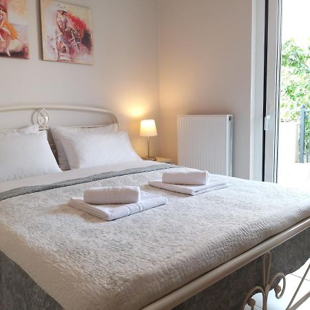 קלמאטה New, Bright, Cozy, Autonomous Apartment With Private Entrance And Garden, 42 M2, 5Min To The Beach And City Center מראה חיצוני תמונה