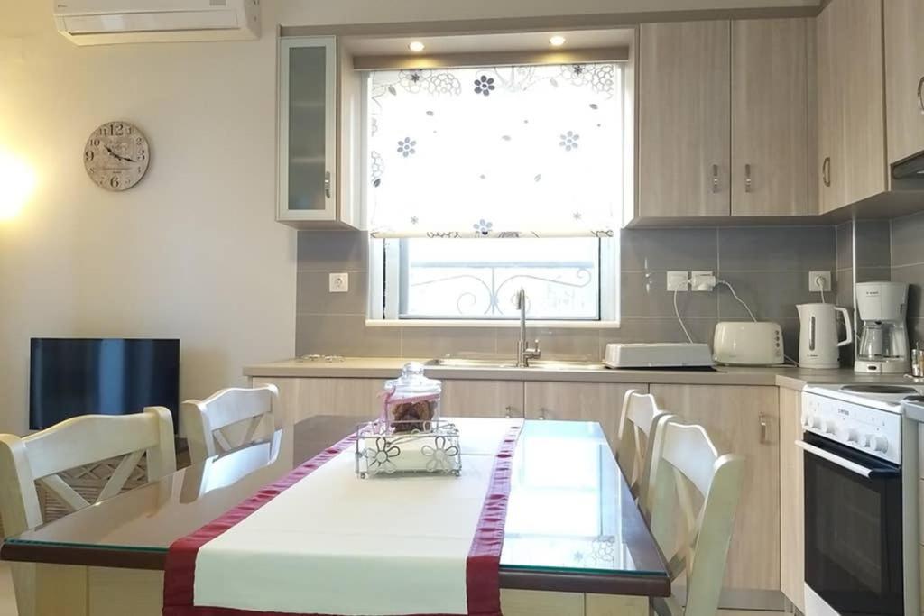קלמאטה New, Bright, Cozy, Autonomous Apartment With Private Entrance And Garden, 42 M2, 5Min To The Beach And City Center מראה חיצוני תמונה