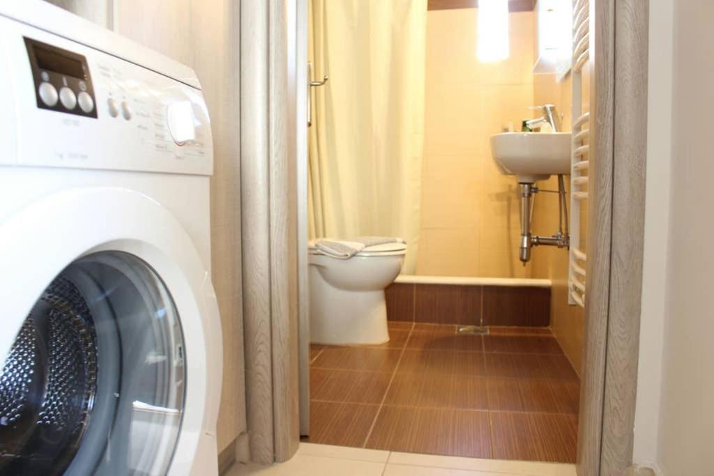 קלמאטה New, Bright, Cozy, Autonomous Apartment With Private Entrance And Garden, 42 M2, 5Min To The Beach And City Center מראה חיצוני תמונה
