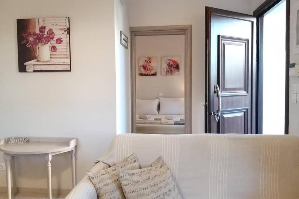 קלמאטה New, Bright, Cozy, Autonomous Apartment With Private Entrance And Garden, 42 M2, 5Min To The Beach And City Center מראה חיצוני תמונה