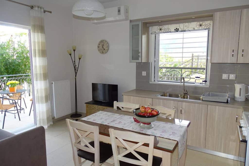 קלמאטה New, Bright, Cozy, Autonomous Apartment With Private Entrance And Garden, 42 M2, 5Min To The Beach And City Center מראה חיצוני תמונה
