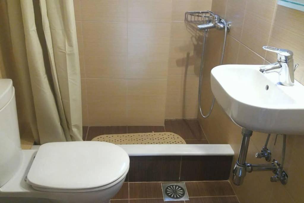 קלמאטה New, Bright, Cozy, Autonomous Apartment With Private Entrance And Garden, 42 M2, 5Min To The Beach And City Center מראה חיצוני תמונה